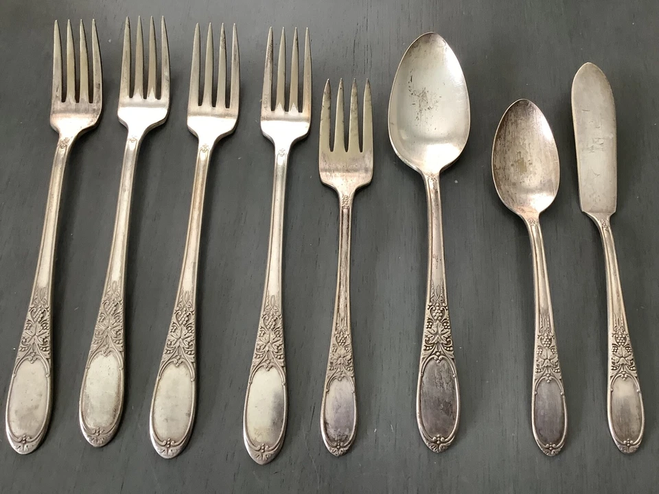 1934~WM Rogers Burgundy-Champagne Silver Plate Flatware(Lot of 8)PLUS MORE - Изображение 2 из 4