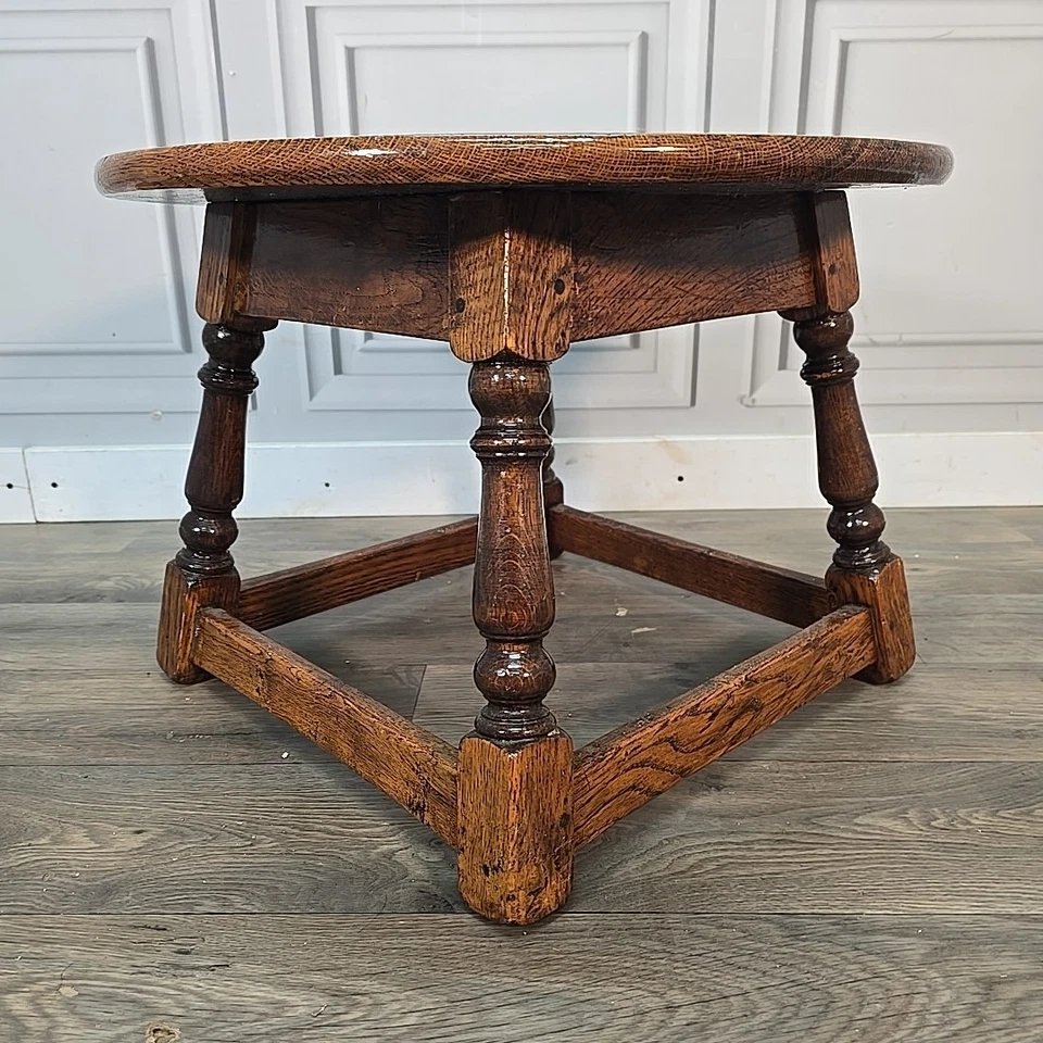 Vintage Round Side Table – Solid Oak Turned Legs Rustic Country Coffee Antique - Image 4 of 4