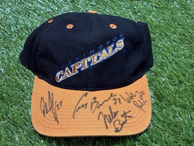 Washington Capitals Multi Signed Hat Kolzig Pivonka Berube Baumgartner ? READ