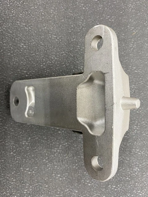 2001-10 DODGE CARAVAN 3.3 3.8 Transmission Support OEM# 4861273AA - Image 2 of 4