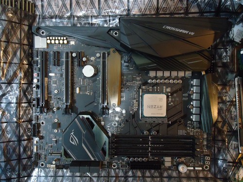 ASUS ROG Crosshair VII Hero+AMD Ryzen 7 3700X+Samsung 512GB M.2 NVME SSD+Win11 - Afbeelding 3 van 16