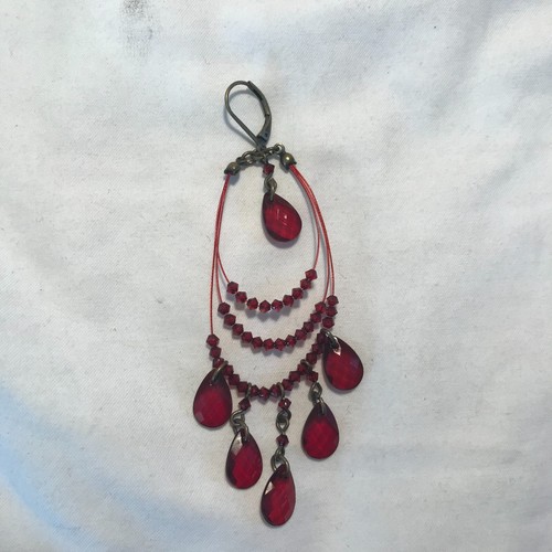 Avon 2007 Teardrop Wire Hoop Earrings in red signature box - Picture 9 of 9