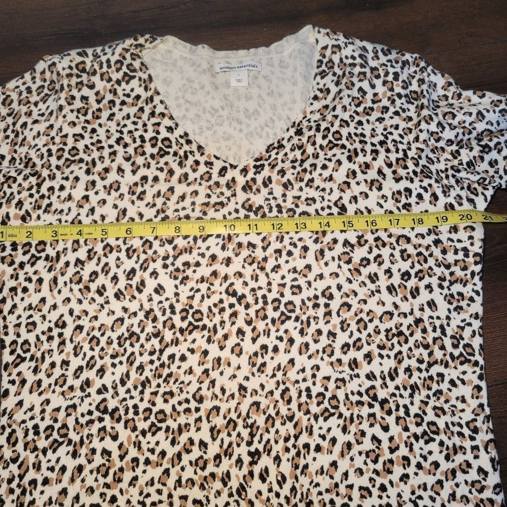 Amazon Essentials Leopard Print V-neck Pullover S… - image 7