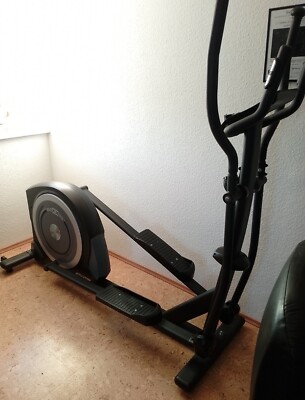 Crosstrainer/Ellipsentrainer von MAXXUS