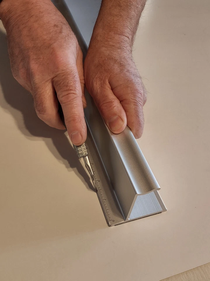 Régua de segurança de artes gráficas resistentes com borda de corte de aço inoxidável 25,5" - Imagem 2 de 4