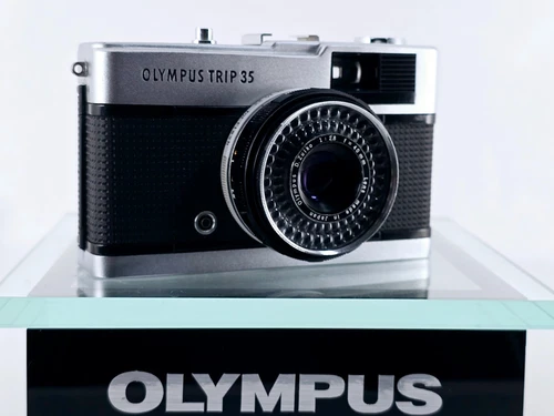 Red Flag OK🌸 [Near MINT] Olympus Trip 35 Point & Shoot 35mm Film Camera From JP