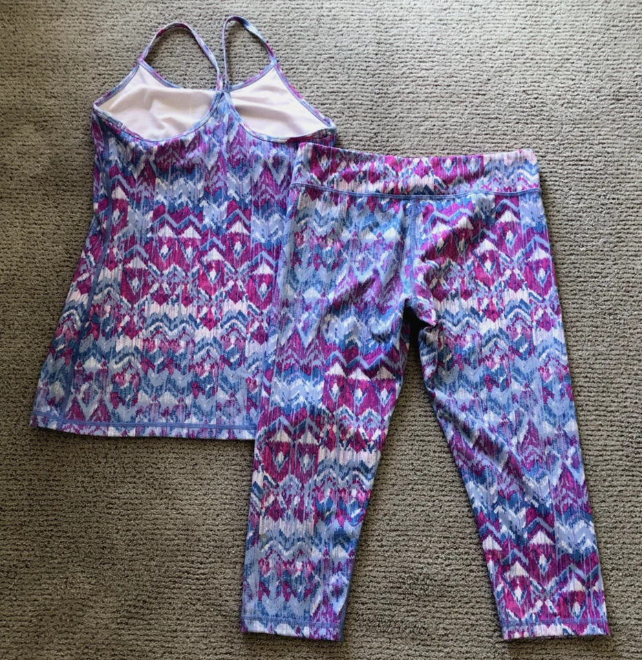 Conjunto Camiseta sin mangas y leggings Ivivva by Lululemon para niña talla 14 a juego estampado gráfico Foto 2 de 4