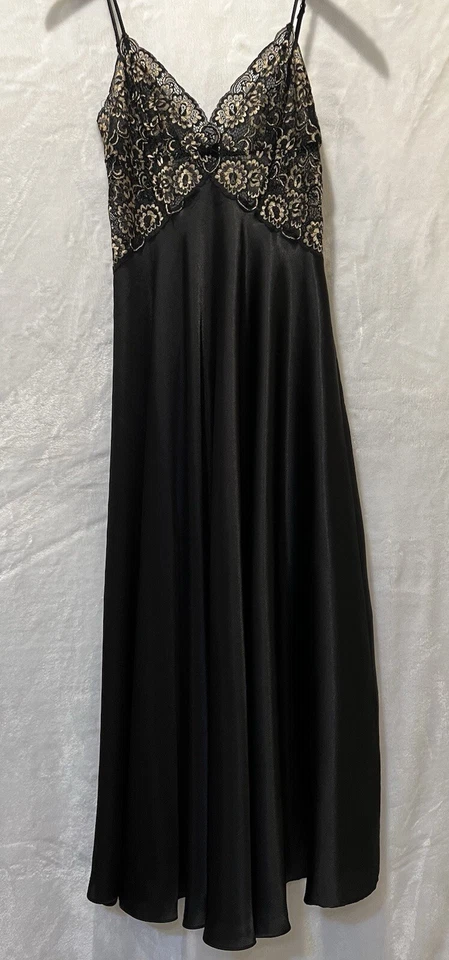 Conjunto de camisón y bata JONQUIL by DIANE SAMANDI negro y dorado talla pequeña/pequeña Foto 4 de 4