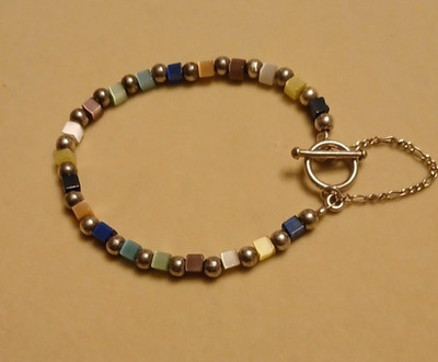 Seltenes Silpada Multi Color Steinwürfel und Silber Perlen Armband B0641 sehr gut 