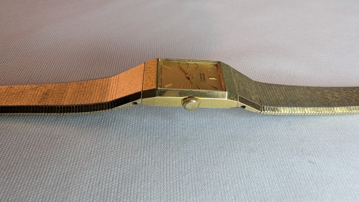 Seiko 2E20-5029 Gold Plated Vintage Cocktail Watch. New Battery
