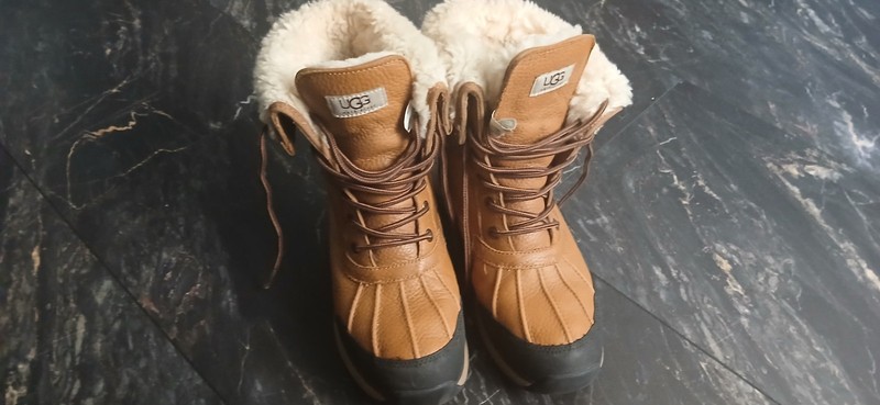 UGG Men's Leather Lace-Up Lined Ankle Snow Boots Brown/Black Size 8 C