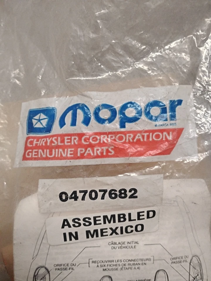 Paquete de remolque Mopar para Dodge Caravan y Plymouth Voyager Foto 3 de 4