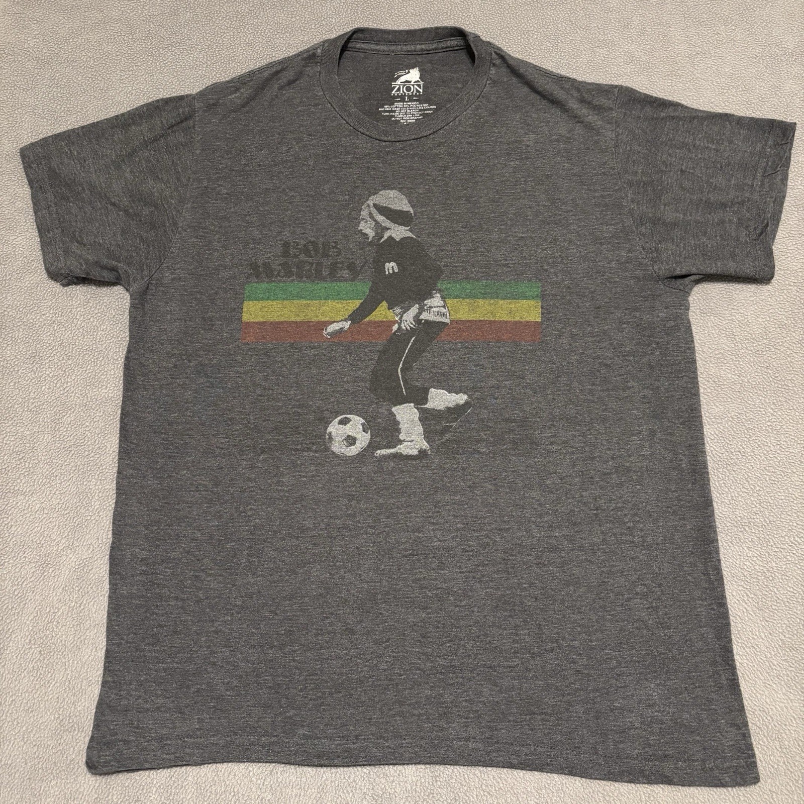 Zion Rootswear Bob Marley Playing Soccer Reggae Graphic T-Shirt Men's L 2014