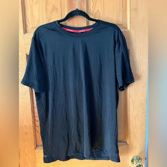 Spyder men’s black Active Breathable Quick Dry Stretch T-shirt size large NWT
Opens in a new window
