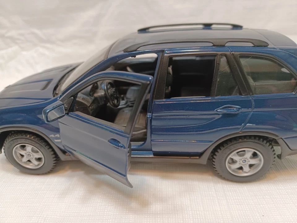 Maisto Edición Especial BMW X5 Azul Die Cast 1:24 Foto 4 de 4