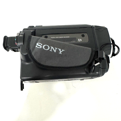 Sony DCR-TRV520 Digital8 Handycam Camcorder Nightshot With Charger