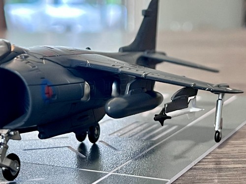RAF Navy BAE Sea Harrier Model Aircraft 1/72 Diecast NEW - Foto 4 di 16