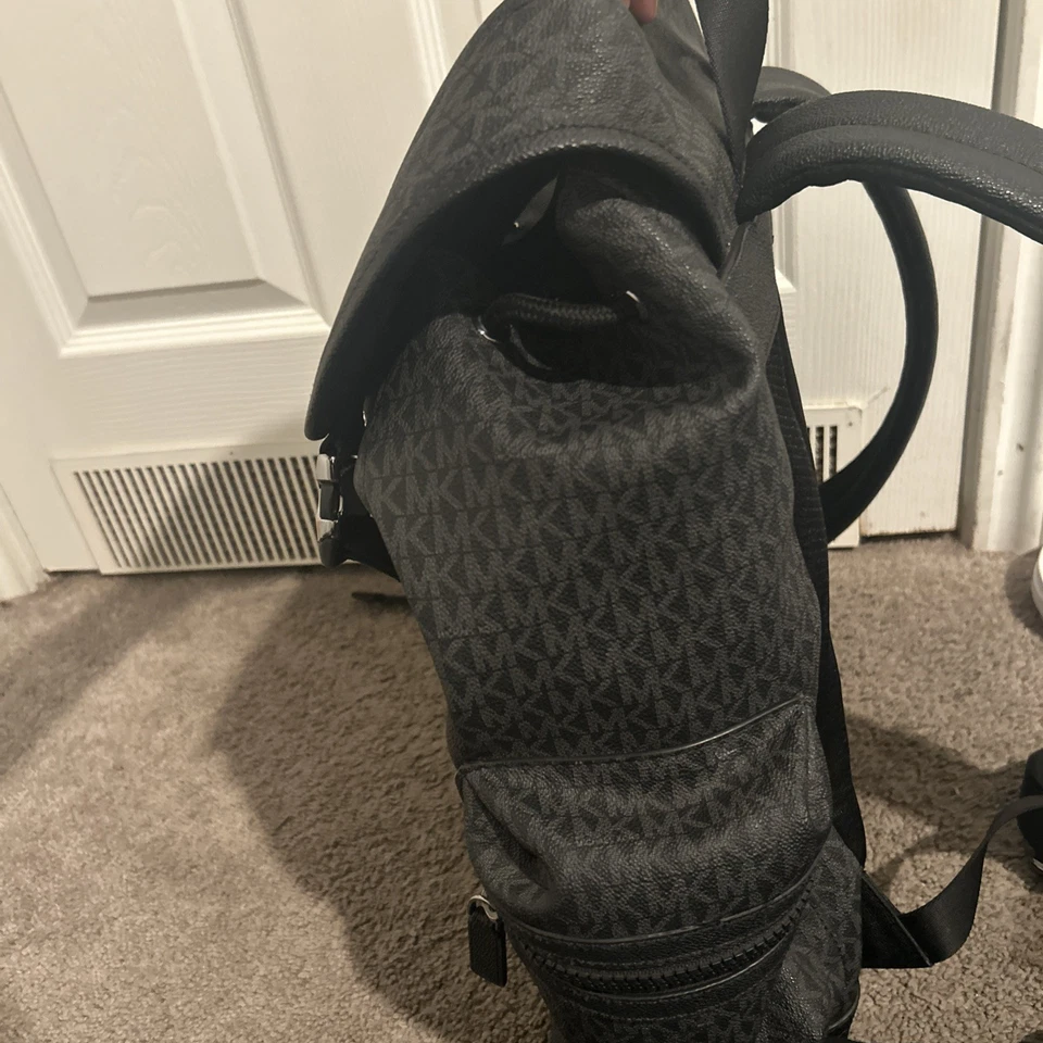 Mochila Michael Kors Cuero Marrón Usada Excelente Estado Usada Foto 4 de 4