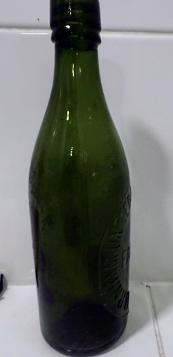 Antique FARNHAM UNITED BREWERS LTD Breweries Hampshire Green Glass BEER Bottle - Picture 6 of 12