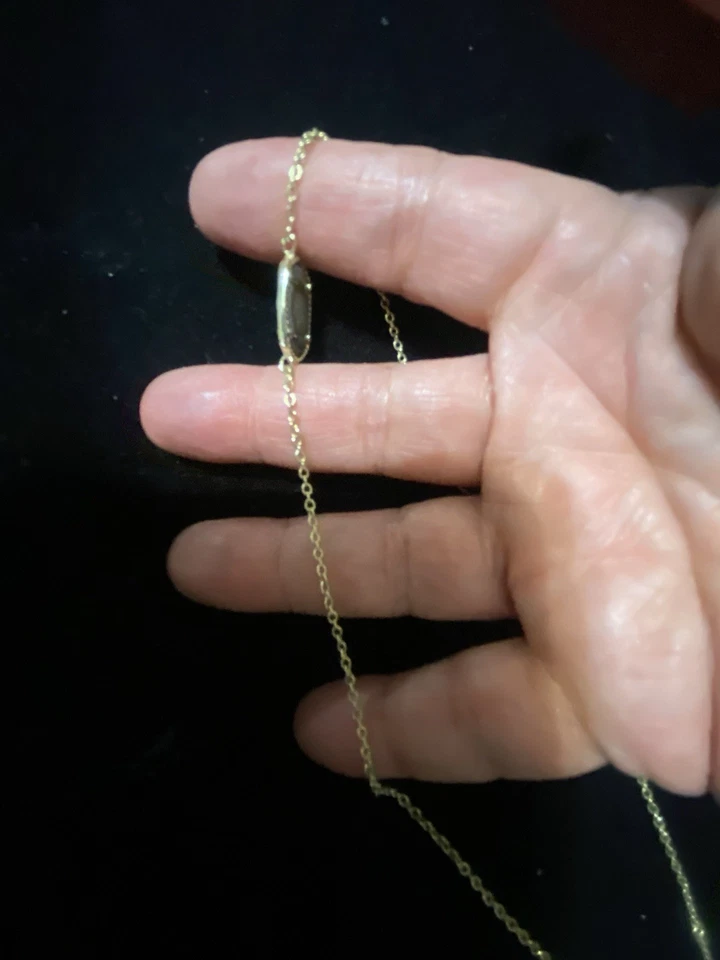 Colar Kendra Scott Elisa tom dourado com concha Abalone - Imagem 3 de 4