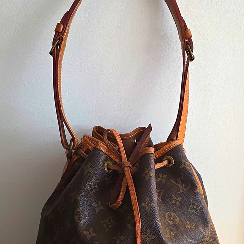 Louis Vuitton Monogram Bucket Drawstring Shoulder Bag Brown Gold Hardware