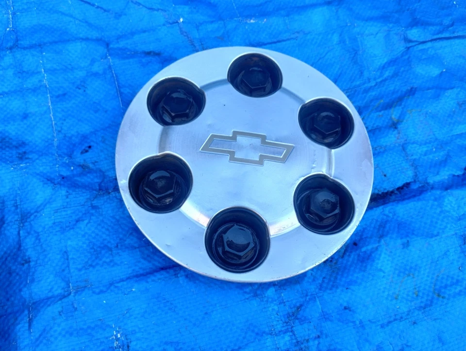 04-07 Chevy Tahoe Suburban Silverado 1500 Pickup 6 LUG Center Cap OE 9594520 D2 - Image 3 of 4