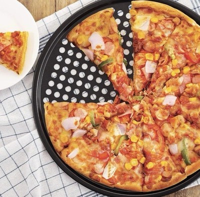 Fox Run Pizza Crisper Non-Stick Pan Black Easy Clean Carbon Steel 14  New