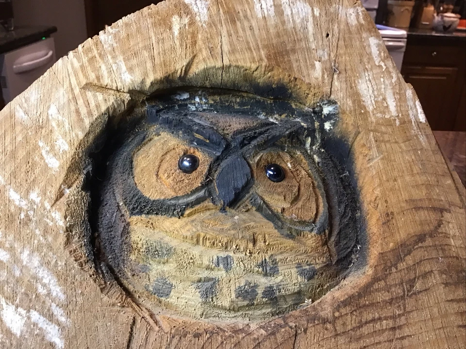 Vintage OWL Wood Log Carved Horned GREAT OWL 14”x9” RUSTIC Chainsaw Art Carving  - Image 4 of 4