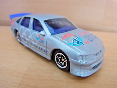Matchbox Holden Commodore Sidney 2000 | unbespielt mit Fehlern im Lack