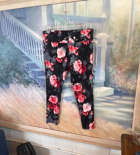 No Boundaries Plus Sz. Black & Red Floral High Rise Soft Sueded Leggings Sz XXXL - Picture 8 of 12
