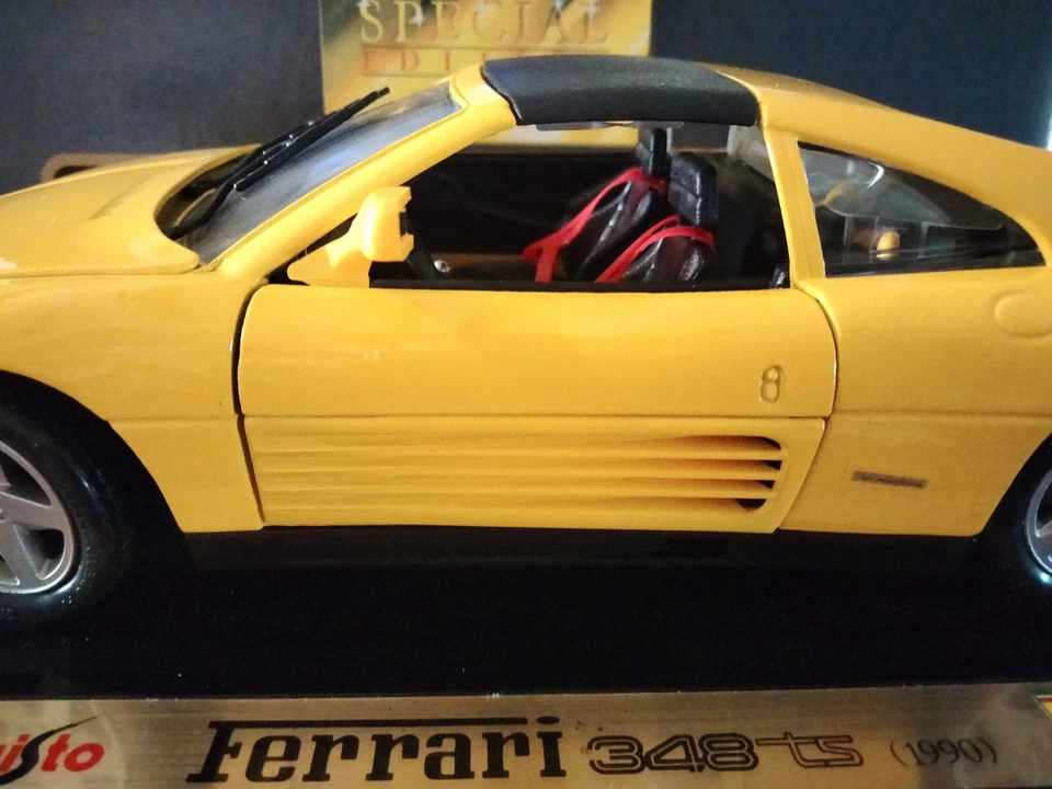 Modellino FERRARI 348ts 1990 Gialla Scala 1:18 Maisto Special Edition - Immagine 3 di 4