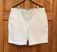 LANDS END Size 16 Petite Mid-Rise Women  s Bermuda Shorts White Chino