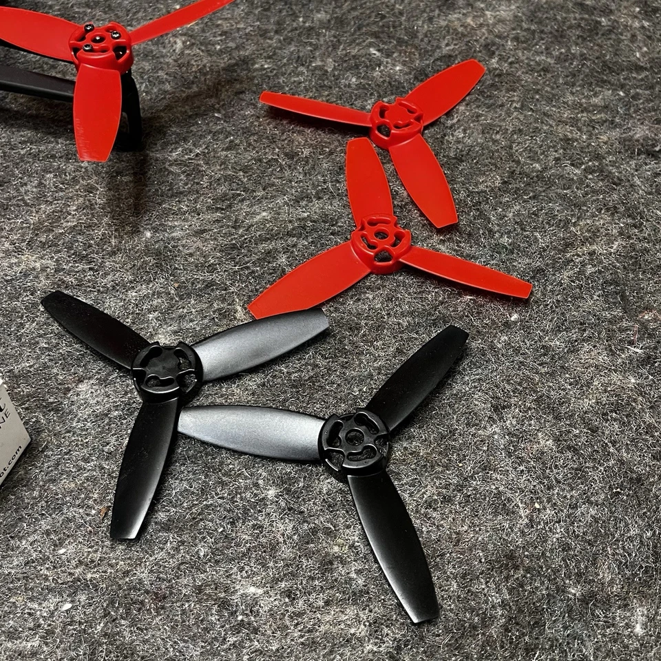 Parrot Bebop Drone Lot – For Parts/Repair w/ Extra Propellers & Accessories - Image 3 of 4