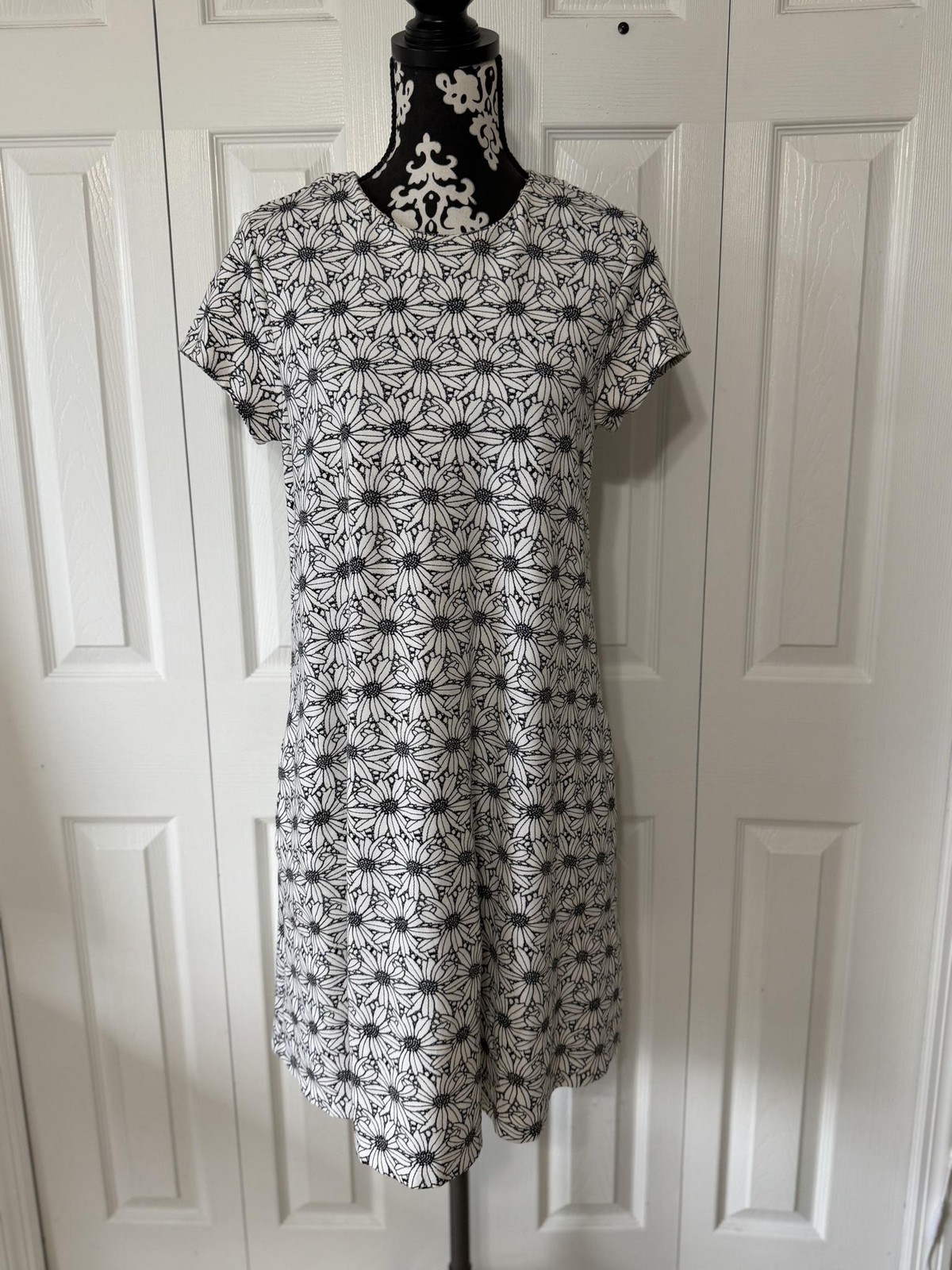 T-Shirt Dress Womens S White Daisy Floral Jersey Short Sleeve Swing Pockets Zip