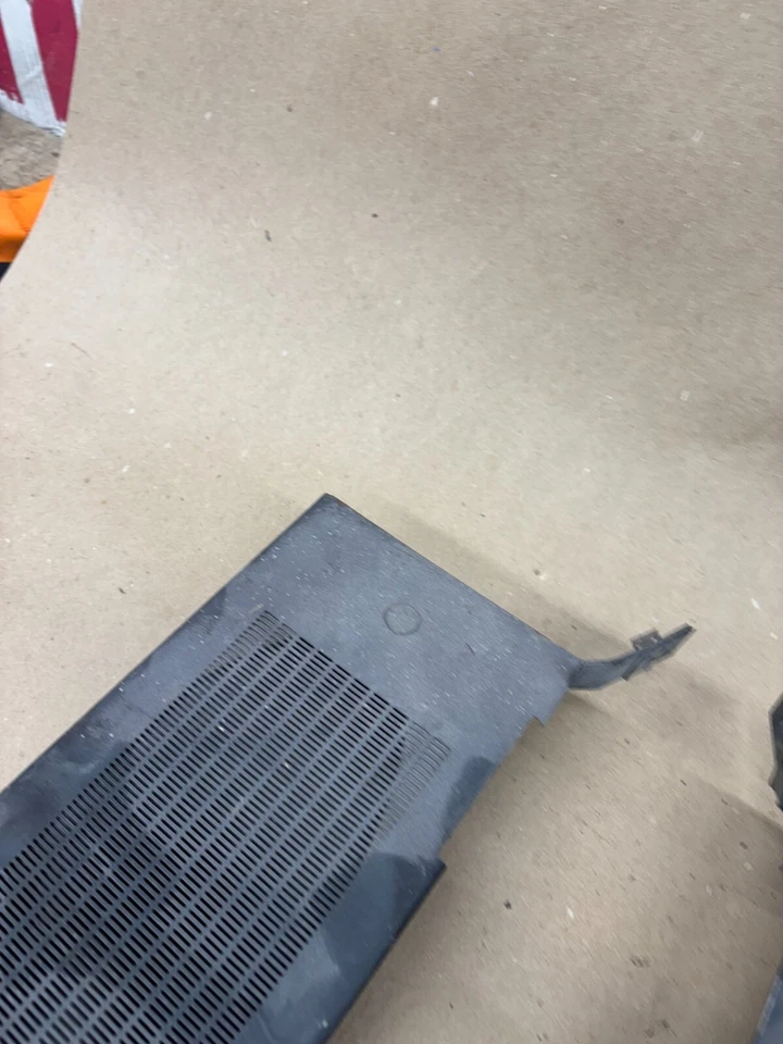 81 82 83 84 86 89 90 91 92 93 Dodge Ram Truck D W 150 250 350 cabina soportes de altavoces Foto 4 de 4