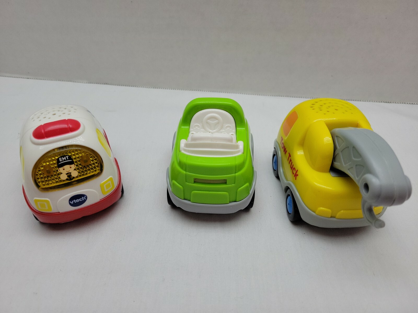 VTech Go Go Smart Wheels Carson the Convertible + Tow Truck Ambulance ...