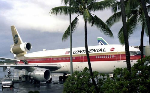 CONTINENTAL DC-10 DOUGLAS HAT LAPEN PIN BROACH JET AIRLINER PILOT CREW GIFT WOW - Picture 6 of 12