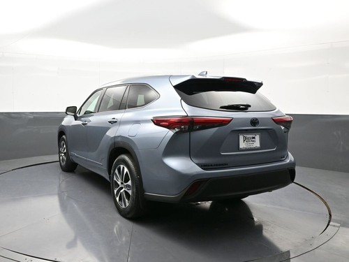 2022 Toyota Highlander XLE - Picture 8 of 12