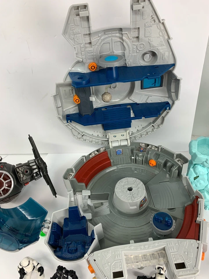 Lote de bonecos Star Wars Lucasfilm Millenium Falcon Imperial AT-AT TIE Fighter mais - Imagem 2 de 4