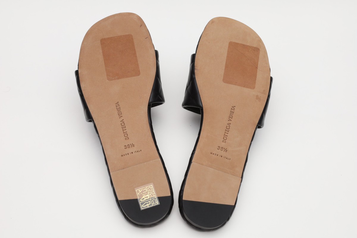 【関税＆送料込み】Bottega Veneta Amy Flat Sandals Bottega Veneta Women's Amy Flat Mule Sandals | Bloomingdale's
