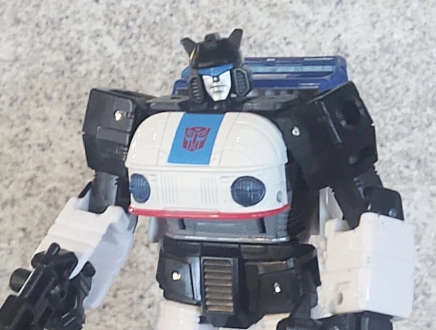 Transformers Legacy Origin JAZZ complete Deluxe Generations Buzzworthy - Image 2 of 4