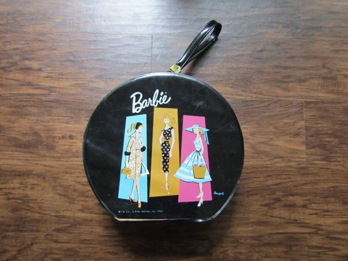 VINTAGE 1961 BLACK ROUND BARBIE CARRYING CASE