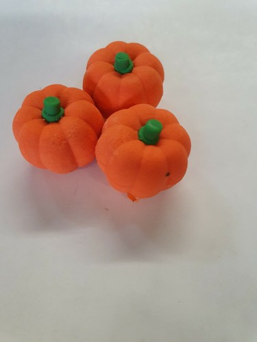 6x Kids Mini Pumpkin Shaped Erasers Pencil Toppers UK seller Free UK shipping - Picture 6 of 7