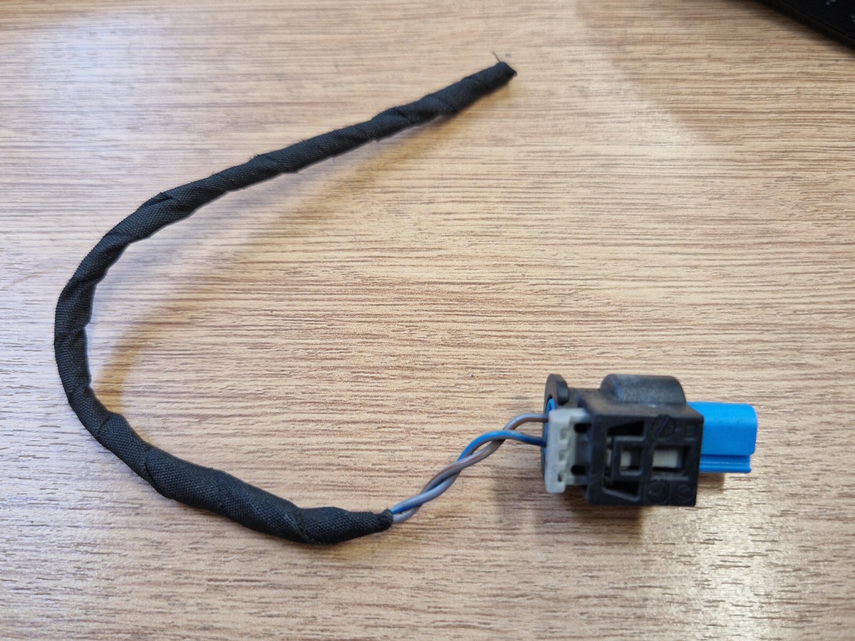 POLONIAブルーのビン BMW Pedestrian Protection Impact Sensor Connector 2 Pin Plug F30