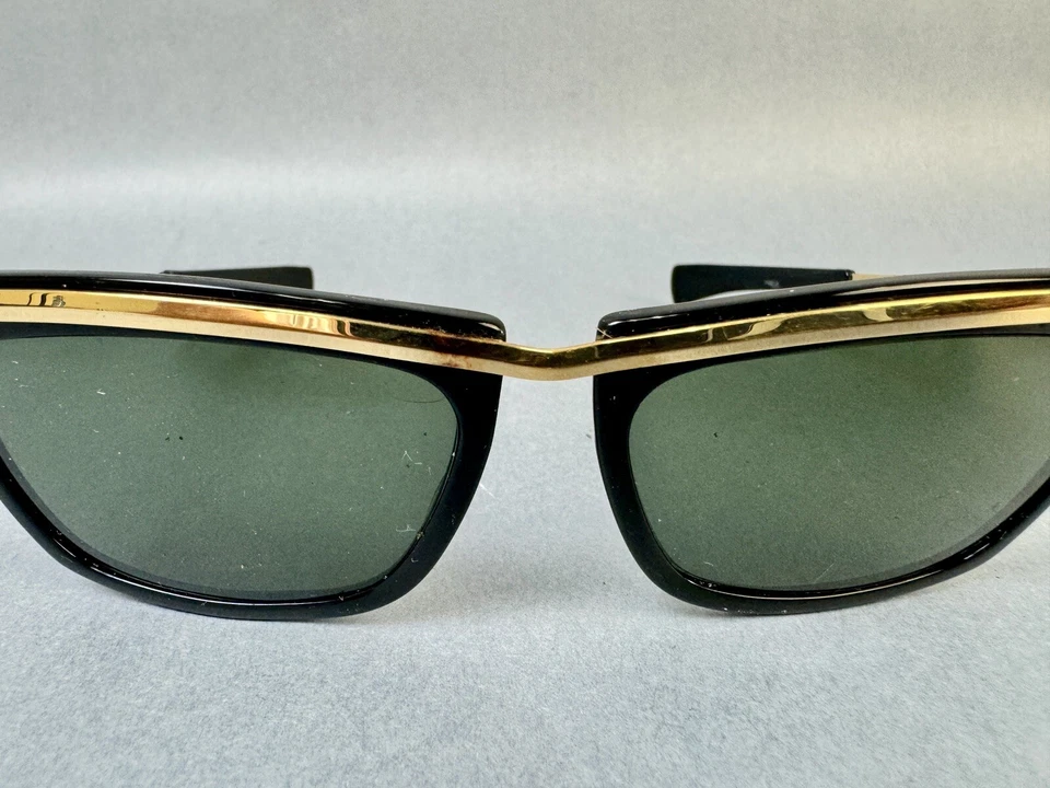 Gafas de sol vintage Bausch & Lomb Ray Ban Olympian II negras doradas con estuche 5 1/4 Foto 4 de 4