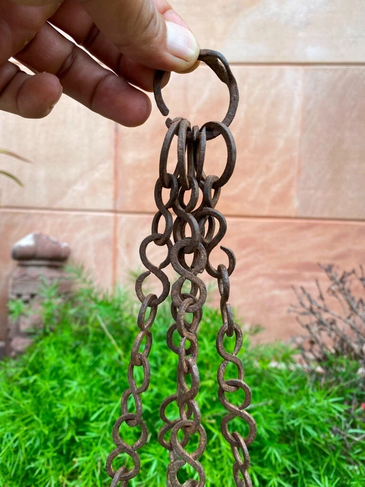 Antigua olla antigua de hierro forjada a mano rara de 1700 con soporte colgante de techo Foto 3 de 4