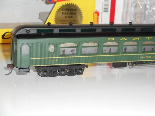 Roundhouse 68802 Santa Fe Diner Palace Car. Lights. In New cond. HO Scale. Box. - Picture 3 of 16