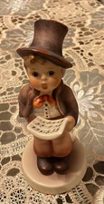 M.I.Hummel "STREET SINGER" figurine by Goebel Hum 131 TM3(Styled BEE)~MINT 5”