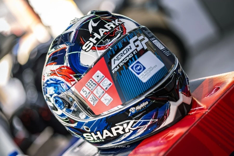 SHARK AERON GP FIM Zarco 签名 — 第 2/4 张图片
