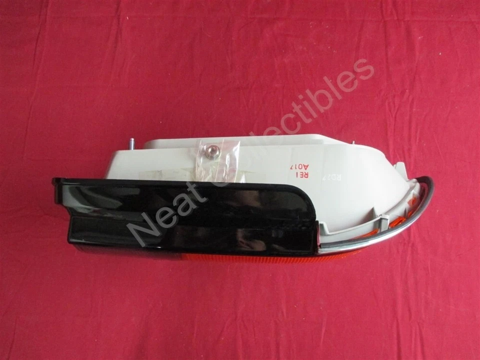 Luz de lámpara trasera derecha NOS OEM Mitsubishi Galant, Dodge 2000 GTX 1989-90 Foto 2 de 4